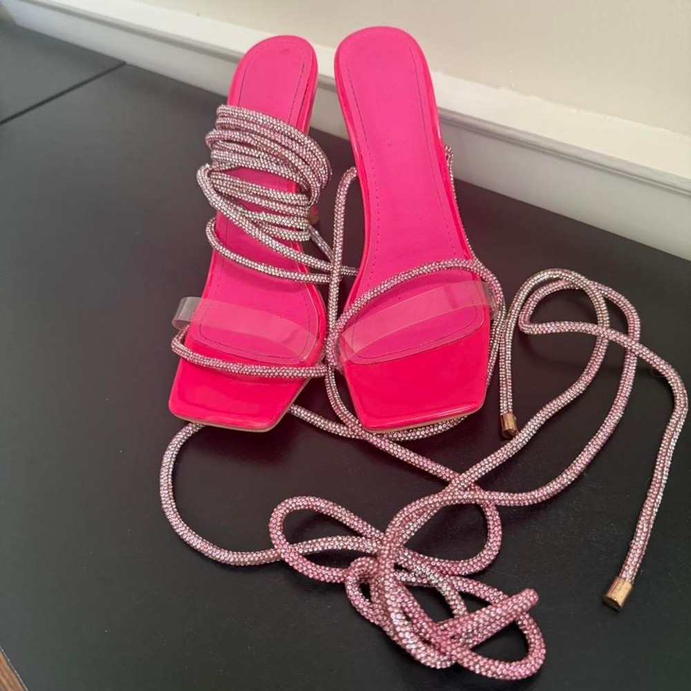 Pink crystal strappy sandals‎ with adjustable ankle strap